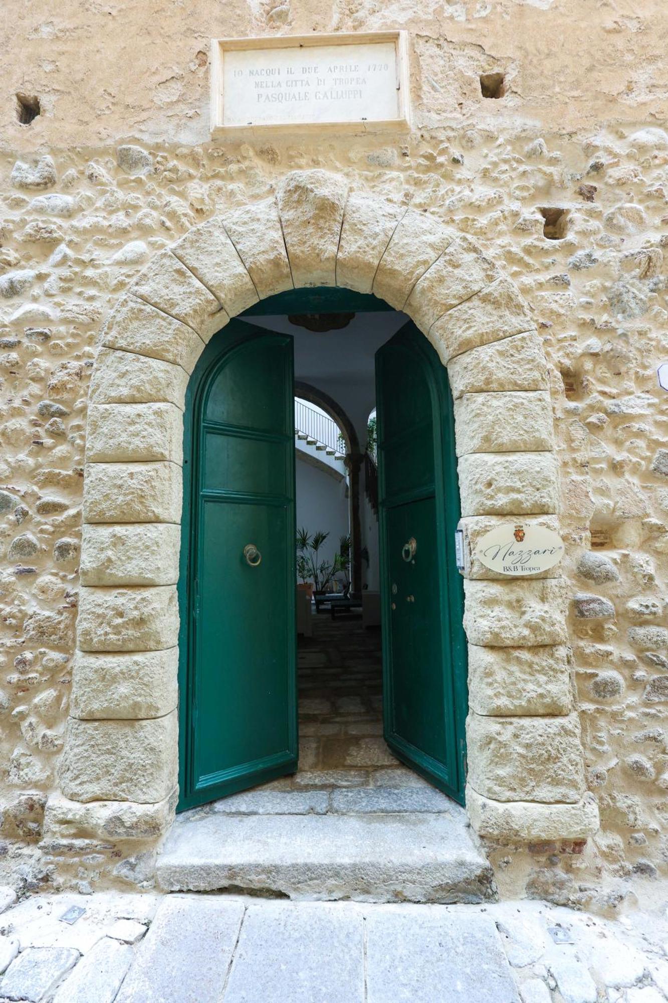 Nazzari B&B Tropea Bagian luar foto
