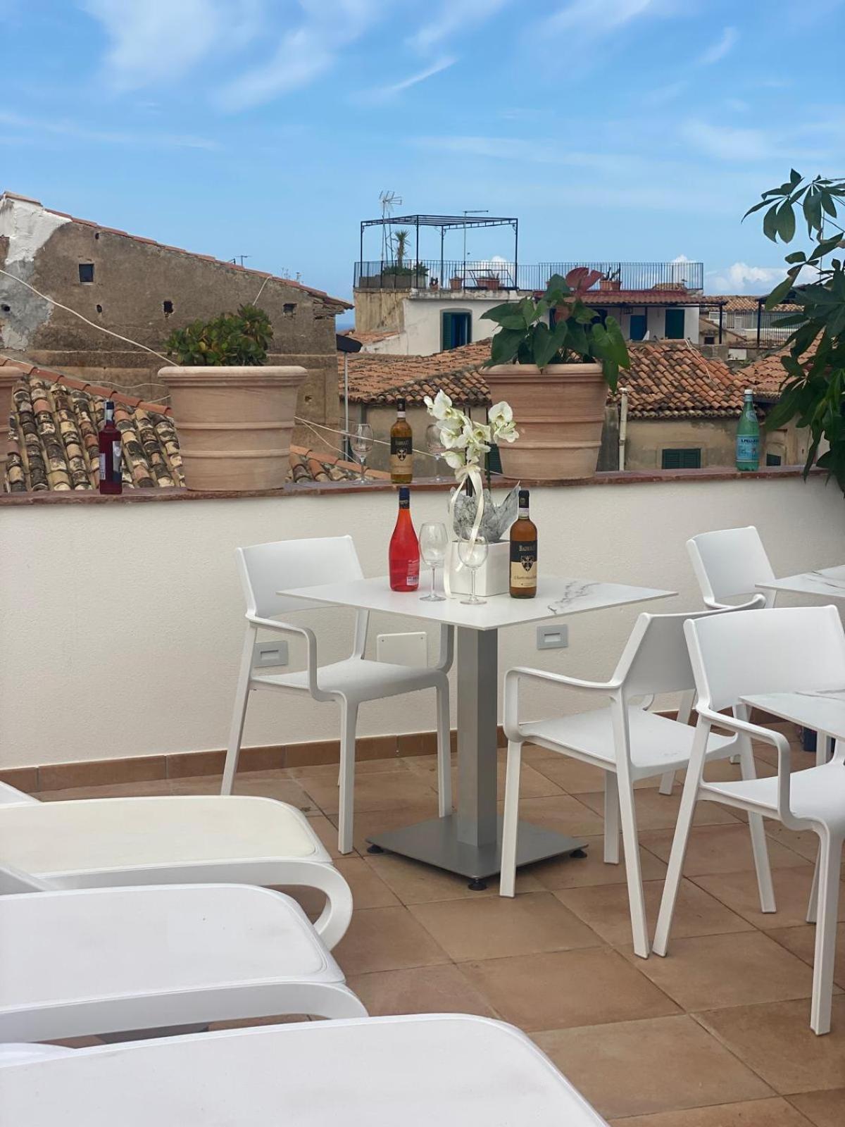 Nazzari B&B Tropea Bagian luar foto